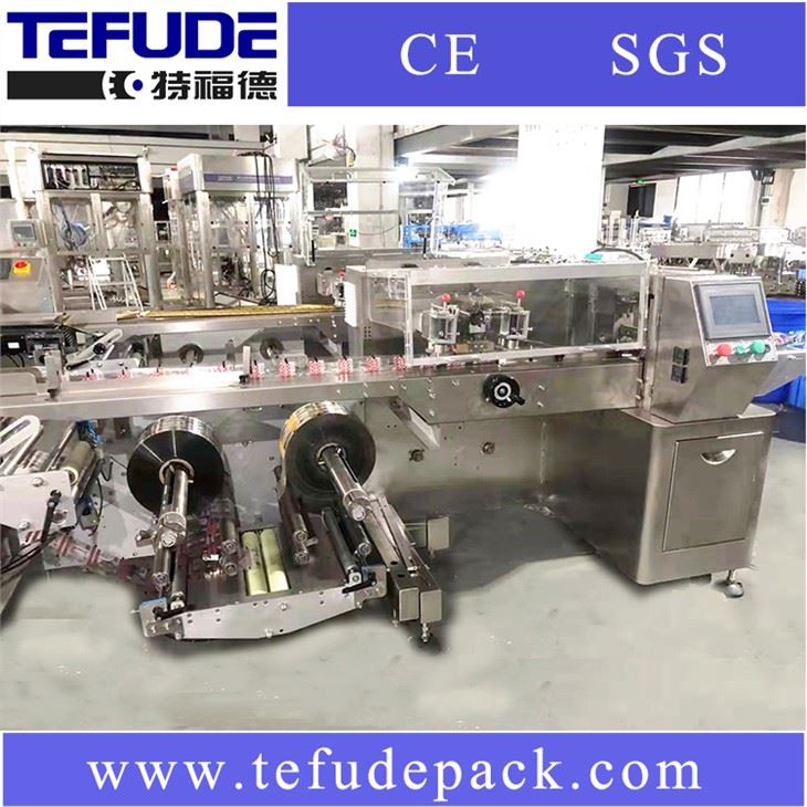 Partea de jos Dual Film Roll Flow Pack Machine